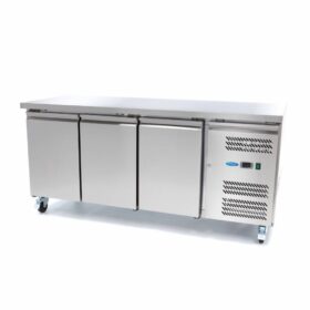 Нискотемпературна хладилна маса с три врати и странично охлаждане (09400395)